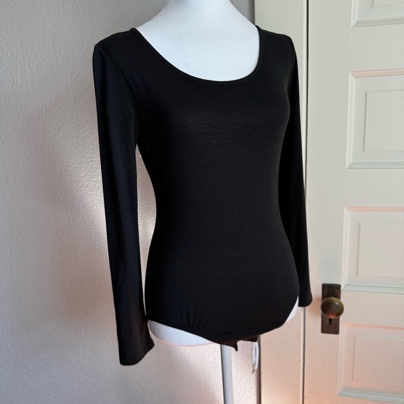 Xhilaration Black Long Sleeve Cutout Bodysuit - Picture 2 of 5